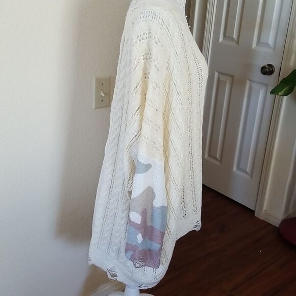 POL Lightweight Camo Sweater Top - Picture 2 of 8